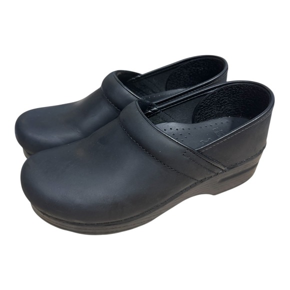 Dansko Black Leather Professional Clogs Comfort Work Shoes Slip On Women 7.5-8 - Picture 1 of 10